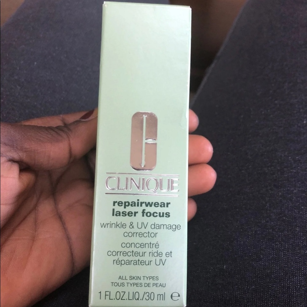 Clinique Repairwear laser focus